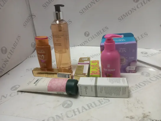 BOX OF ASSORTED COSMETIC ITEMS TOO INCLUDE SHAVERS , CREAMS AND SHAMPOOS 