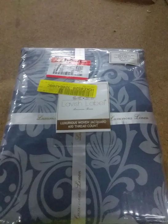 BASTOW 600TC JACQUARD DUVET COVER SET SIZE: DOUBLE