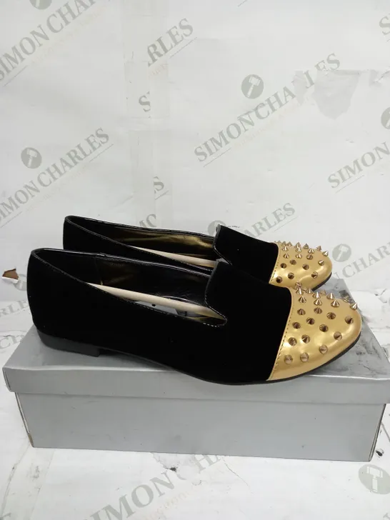 BOXED CASANDRA BLACK & GOLD SPIKED SHOES - SIZE 6