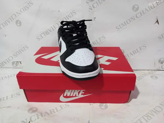 BOXED PAIR OF NIKE DUNK LOW SHOES IN BLACK/WHITE UK SIZE 4