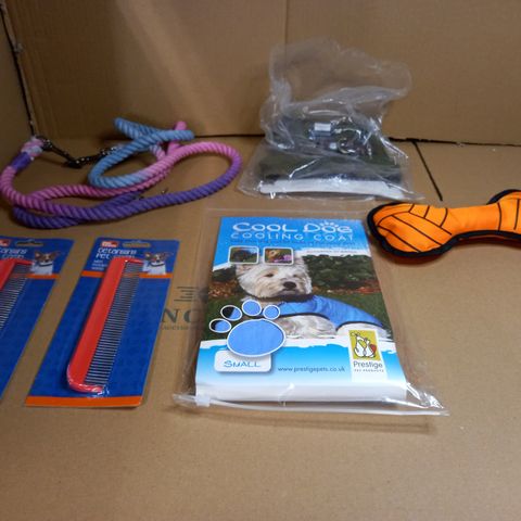 LOT OF APPROX 6 ASSORTED PET/DOG ITEMS TO INCLUDE: COOLING COAT, PET COMB, DOG TOY