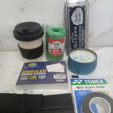 BOX OF APPROXIMATELY 15 ASSORTED ITEMS TO INCLUDE - YONEX SUPER GRAP, INDEX CARDS, COFFEE CUP ETC