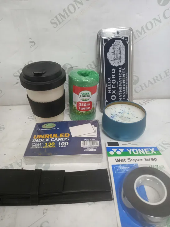 BOX OF APPROXIMATELY 15 ASSORTED ITEMS TO INCLUDE - YONEX SUPER GRAP, INDEX CARDS, COFFEE CUP ETC