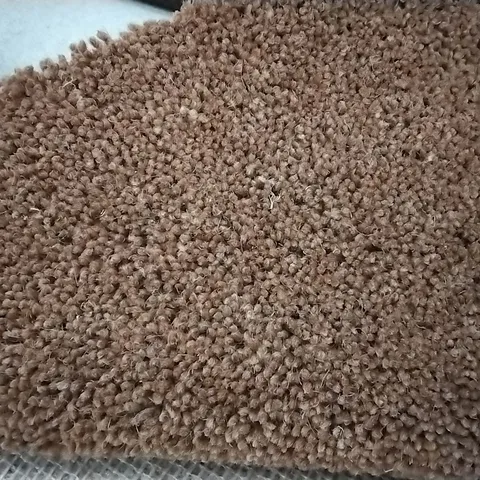 ROLL OF QUALITY CARPET RUNNER BROWN APPROXIMATELY 1M X SIZE UNSPECIFIED