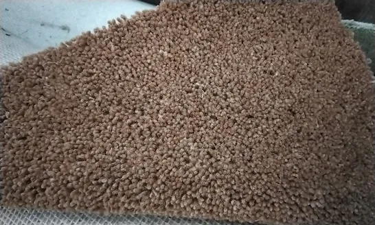 ROLL OF QUALITY CARPET RUNNER BROWN APPROXIMATELY 1M X SIZE UNSPECIFIED