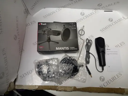 BOXED TRUST MANTIS STREAMING MICROPHONE, POP[ FILTER, MOUNTING, USB CABLE AND INSTRUCTIONS