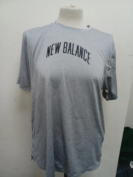 NEW BALANCE OVERSIZE T SHIRT IN GREY SIZE SMALL 