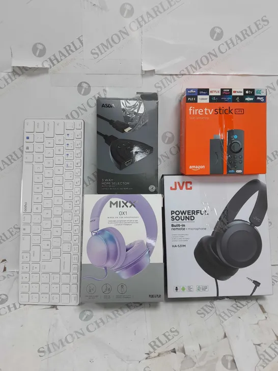 BOX OF APPROXIMATELY 20 ASSORTED ITEMS TO INCLUDE JVC HEADPHONES, FIRE STICK, KEYBOARD ETC