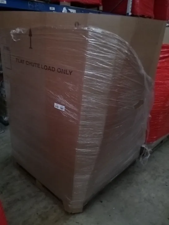 PALLET OF ASSORTED ITEMS INCLUDING ASTRO AI 10L TEMPERATURE CONTROL MINI FRIDGE, ELEGANT LED MIRROR, PLUNGER, M-DESIGN WASTE CAN, TAIYUHOMES VENETIAN BLIND 