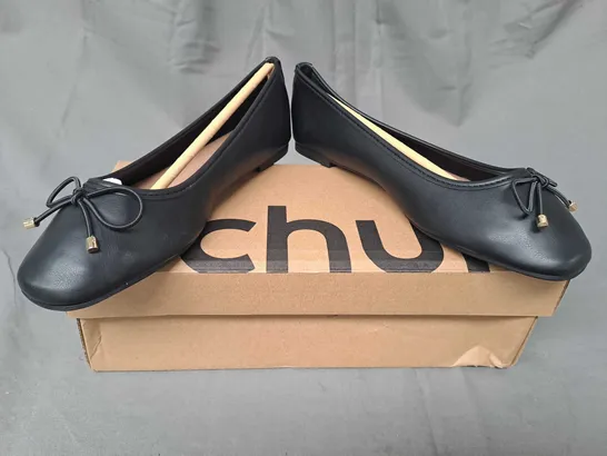 BOXED PAIR OF SCHUH SLIP-ON FLAT SHOES IN BLACK SIZE 4