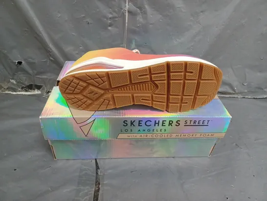 BOXED WOMENS SKECHERS AIR COOLED MEMORY FOAM TRAINERS SIZE 7