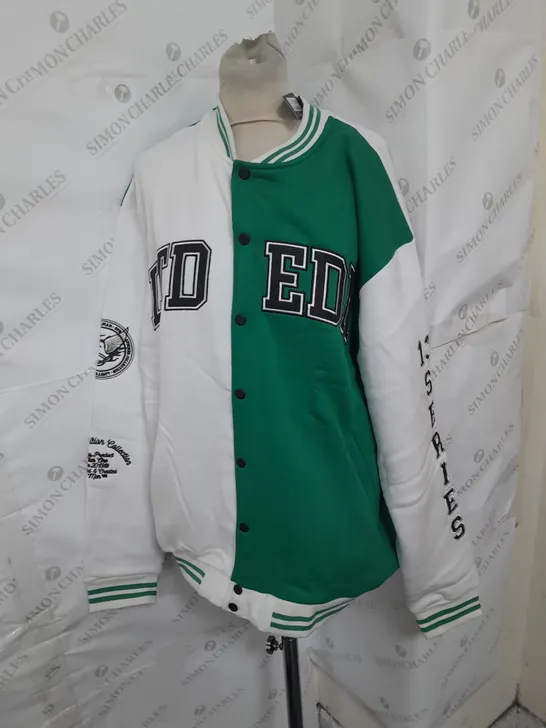 BOOHOOMAN OVERSIZED LTD SPLICED VARSITY JERSEY BOMBER JACKET IN FOREST GREEN SIZE L