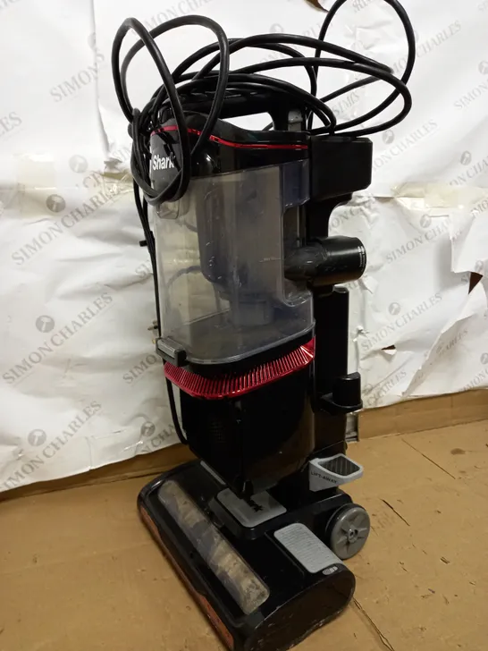 SHARK UPRIGHT VACUUM CLEANER NV602UKT