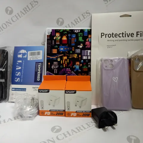 LOT OF APPROXIMATELY 40 ASSORTED PHONE ACCESSORIES AND ELECTRICALS TO INCLUDE SPEEDY PD 20W FAST CHARGER, PROTECTIVE FILM FOR IPAD AIR4/5, MINECTAFTR THEMED TABLET CASE, ETC