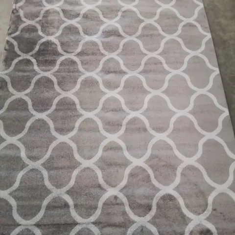 QUALITY DESIGNER HORIZON TRELLIS IN GREY 200/290