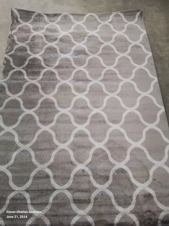 QUALITY DESIGNER HORIZON TRELLIS IN GREY 200/290