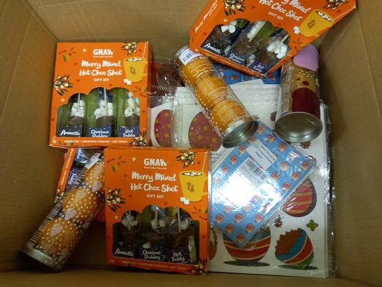LOT OF APPROXIMATELY 20 CHRISTMAS AND EASTER ITEMS TO INCLUDE FESTIVE HOT CHOCOLATE SET, EASTER STICKERS, DECORATIONS ETC
