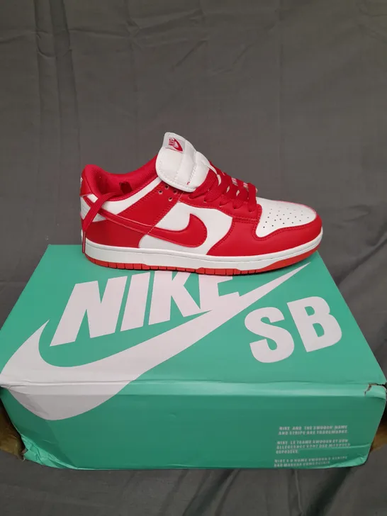 BOXED PAIR OF NIKE DUNKS LOW UNIVERSITY RED SIZE UK 6