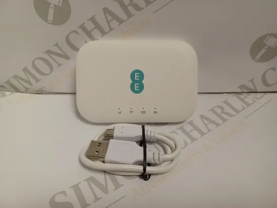 EE MINI HUB - WHITE 