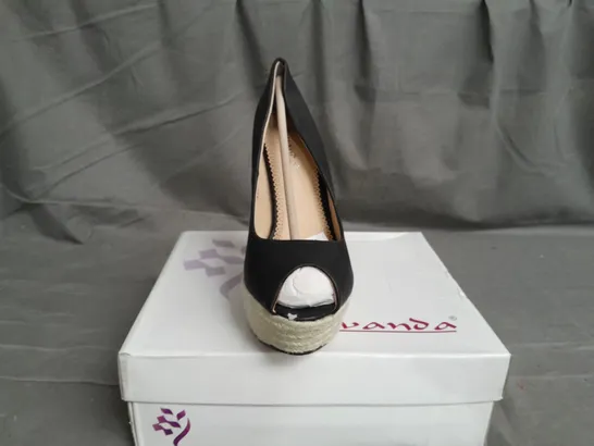 APPROXIMATELY 10 BOXED PAIR OF BLACK HEELED OPEN TOE SHOES IN VARIOUS SIZES TO INCLUDE SIZE 38EU 