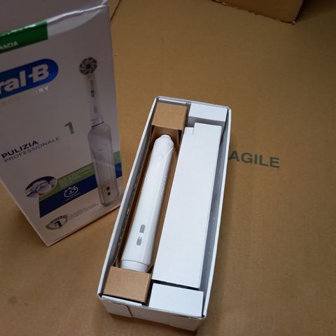 BOXED ORAL B LABORATORY ELECTRIC TOOTHBRUSH