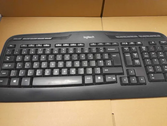 LOGITECH MK330 WIRELESS KEYBOARD