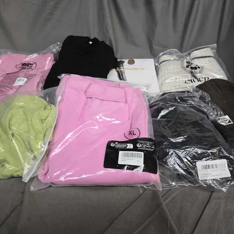 BOX OF ASSORTED CLOTHING ITEMS IN VARIOUS COLOURS, STYLE AND SIZES 