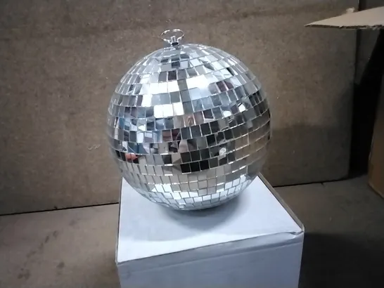 BOX CONTAINING 12 BOXED GLITTER/DISCO BALLS