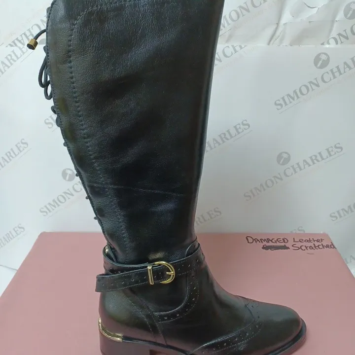 PELLE SASSKIA KNEE BOOTS, BLACK SIZE 4 4505952Simon Charles Auctioneers