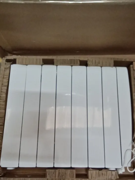 BOXED WARM HOME CERAMIC RADIATOR 2000W ( WHITE ) 