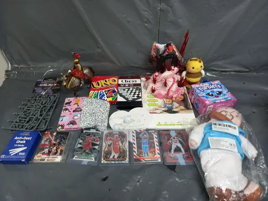 BOX OF ASSORTED TOYS AND GAMES TO INCLUDE TEDDIES, CARD GAMES AND COLLECTABLE TRADING CARDS