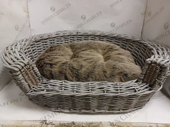 BOXED PAWHUT PET WICKER BED WITH CUSHION.