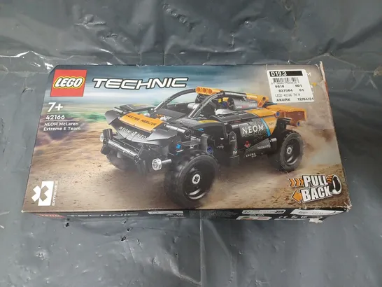 LEGO TECHNIC NEOM MCLAREN EXTREME E TEAM PULL BACK TRUCK