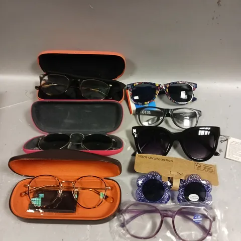 APPROXIAMTELY 20 ASSORTED SUNGLASSES/SPECTACLES IN VARIOUS DESIGNS 