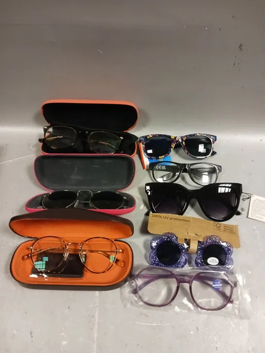 APPROXIAMTELY 20 ASSORTED SUNGLASSES/SPECTACLES IN VARIOUS DESIGNS 