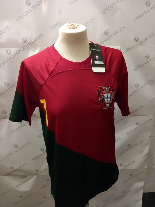 PORTUGAL FC FULL KIT WITH RONALDO 7 ON THE BACK SIZE XS