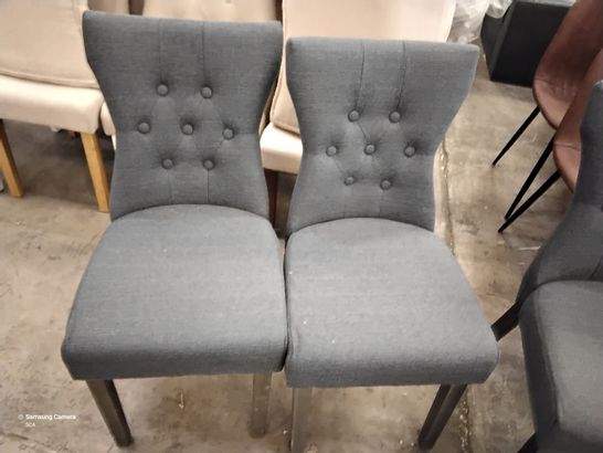 4 DESIGNER GREY FABRIC CHAIRS WITH BUTTONED BACK AND WOODEN LEGS 