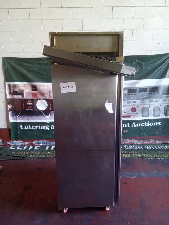 COMMERCIAL SINGLE FREESTANDING FRIDGE 