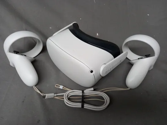 BOXED OCULUS QUEST 2 VR GAMING HEADSET AND CONTROLLERS