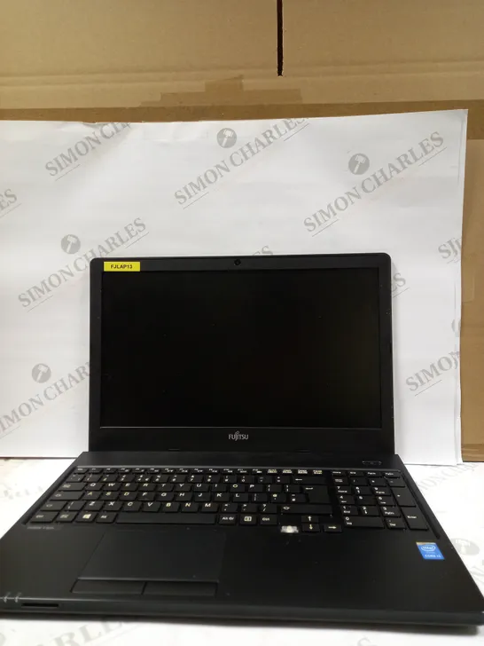 FUJITSU LIFEBOOK AH555 LAPTOP IN BLACK