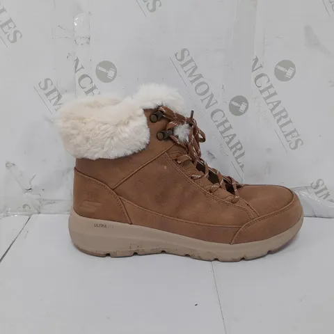 PAIR OF SKECHERS GLACIAL ULTRA COZYLY BOOTS IN CHESTNUT SIZE 6