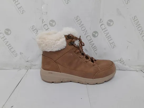 PAIR OF SKECHERS GLACIAL ULTRA COZYLY BOOTS IN CHESTNUT SIZE 6