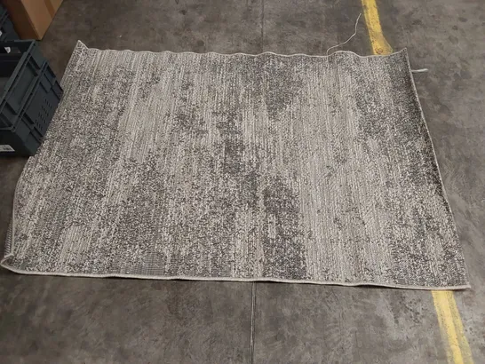 PAVILION RUG - GREY // 120 X 170CM