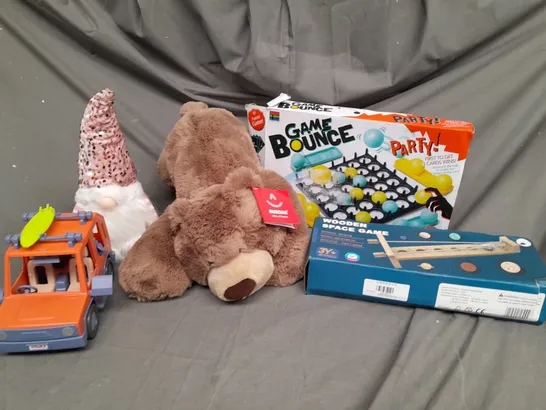 MEDIUM BOX OF ASSORTED TOYS AND GAMES TO INCLUDE TEDDIES, GAME BOUNCE AND WOODEN SPACE GAME