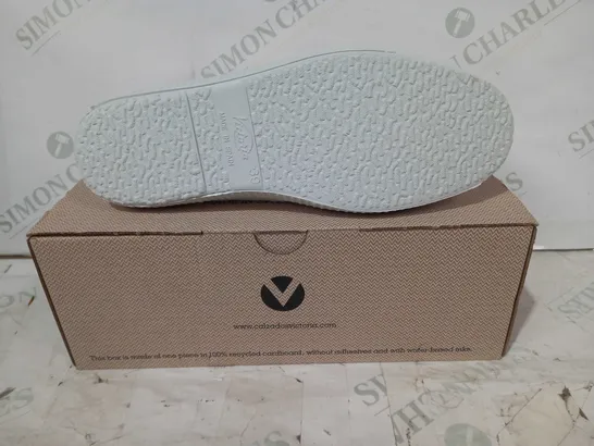 BOXED PAIR OF VICTORIA SHOES IN WHITE EU SIZE 39