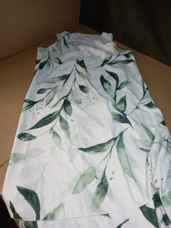 ROUND NECK LEAF DETAIL WHITE/GREEN DRESS - SIZE L