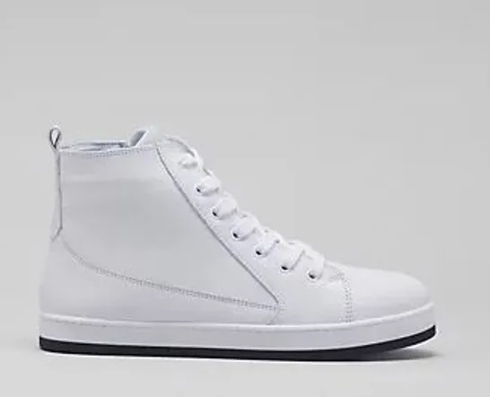 ADESSO LEATHER HIGH TOP TRAINER BOOT WHITE SIZE 6