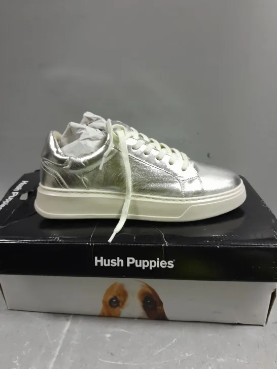 BOXED PAIR OF HUSH PUPPIES CAMILLE LACE CUPSOLE TRAINERS IN SILVER - 6