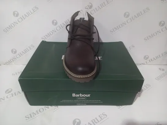 BOXED PAIR OF BARBOUR BOULDER SHOES IN BROWN UK SIZE 8