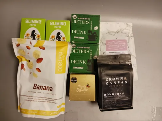 BOX OF APPROX 12 ASSORTED FOOD ITEMS TO INCLUDE - CROWN AND CANVAS COFFEE BEANS - CAMPBELL & SYME COFFEE BEANS - THE FAST800 BANANA MEAL REPLACEMENT SHAKE ETC